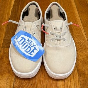 WOMEN’S BRAND NEWW/TAGS HEY DUDE LIGHT WEIGHT TWO TONELINEN SNEAKERS.SZ 7 NO BOX